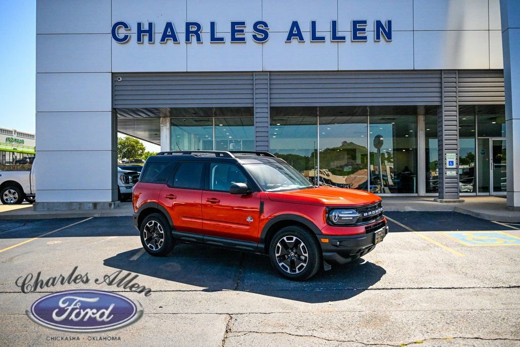 Used 2024 Ford Bronco Sport Outer Banks image 1