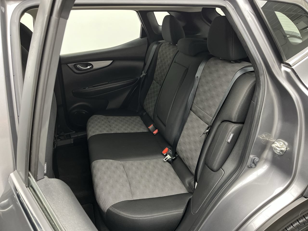 Used 2020 Nissan Rogue Sport SV w/ All-Weather Package AWD/4WD image 10