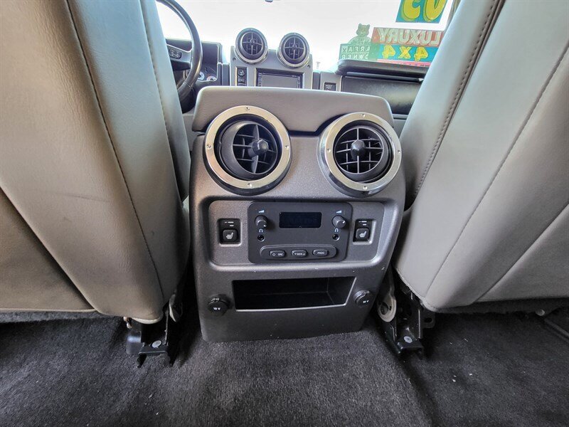 Used 2003 HUMMER H2 w/ Preferred Equipment Group AWD/4WD image 23