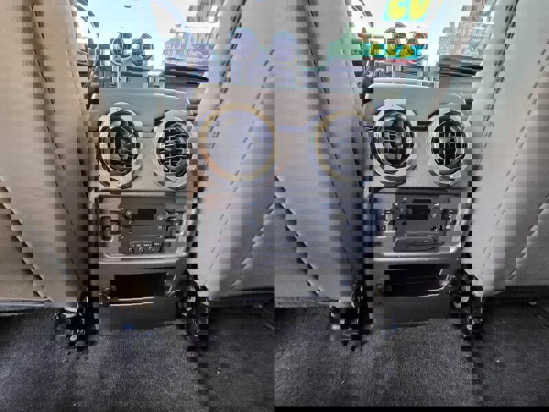 Used 2003 HUMMER H2 w/ Preferred Equipment Group image 23