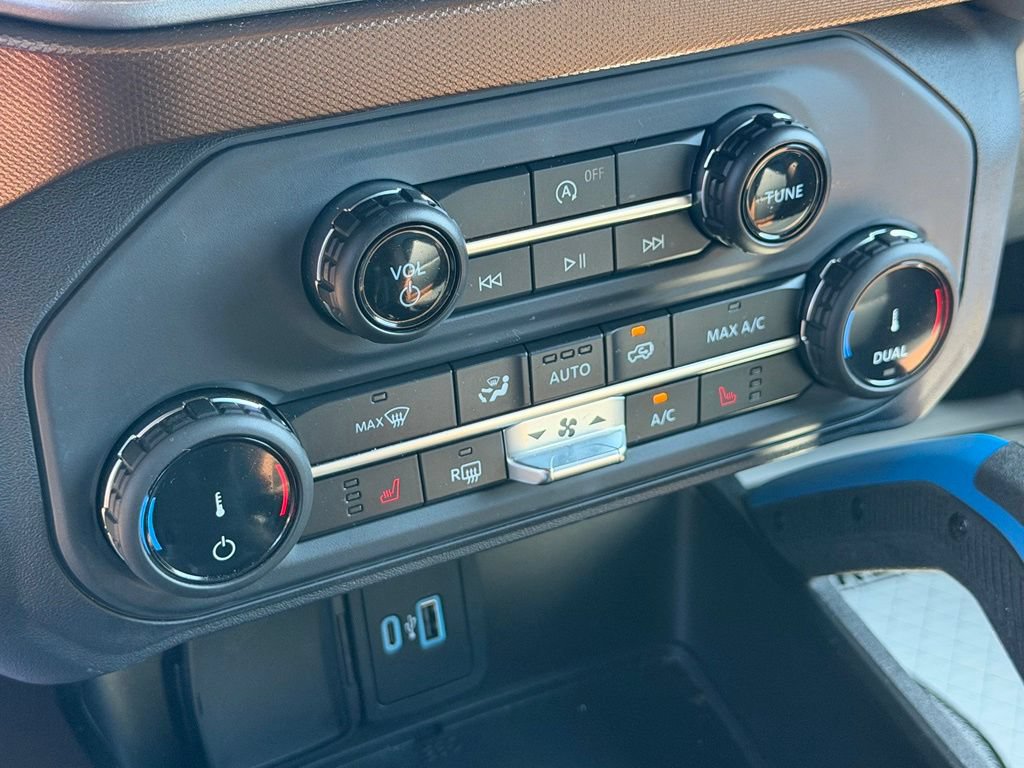 Used 2022 Ford Bronco Outer Banks AWD/4WD image 16