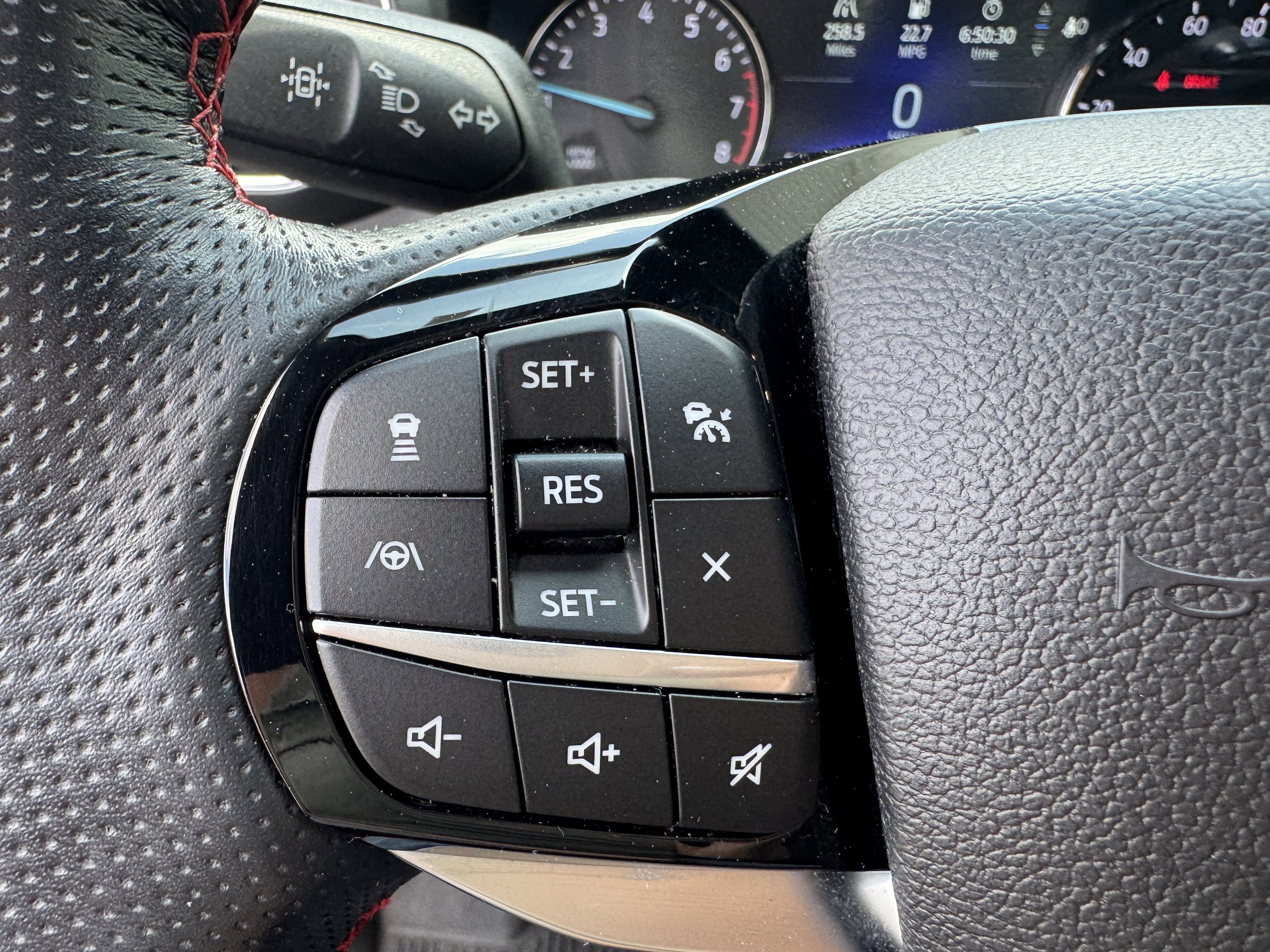 Used 2022 Ford Explorer ST-Line image 12