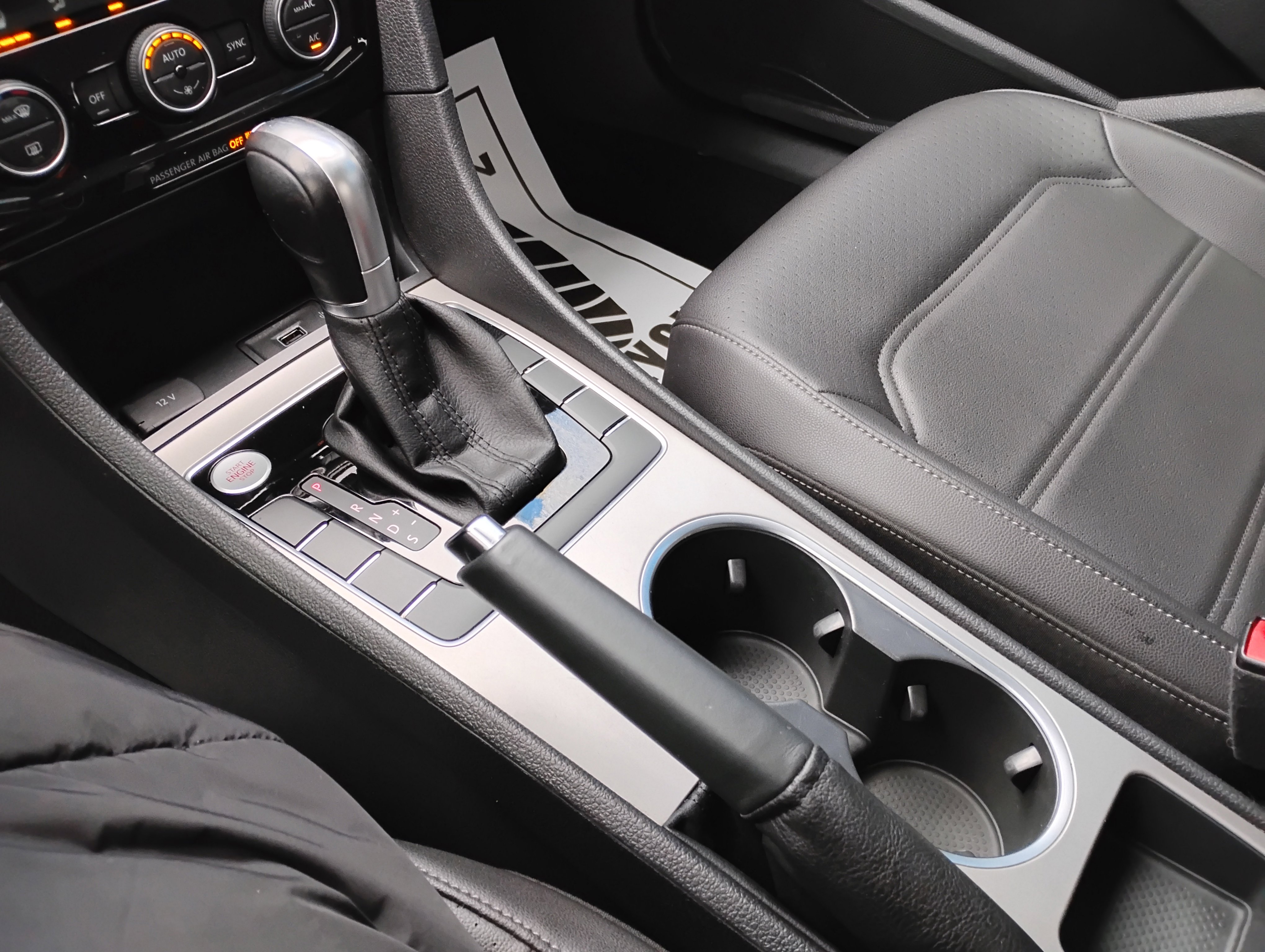 Used 2021 Volkswagen Passat 2.0T SE image 12