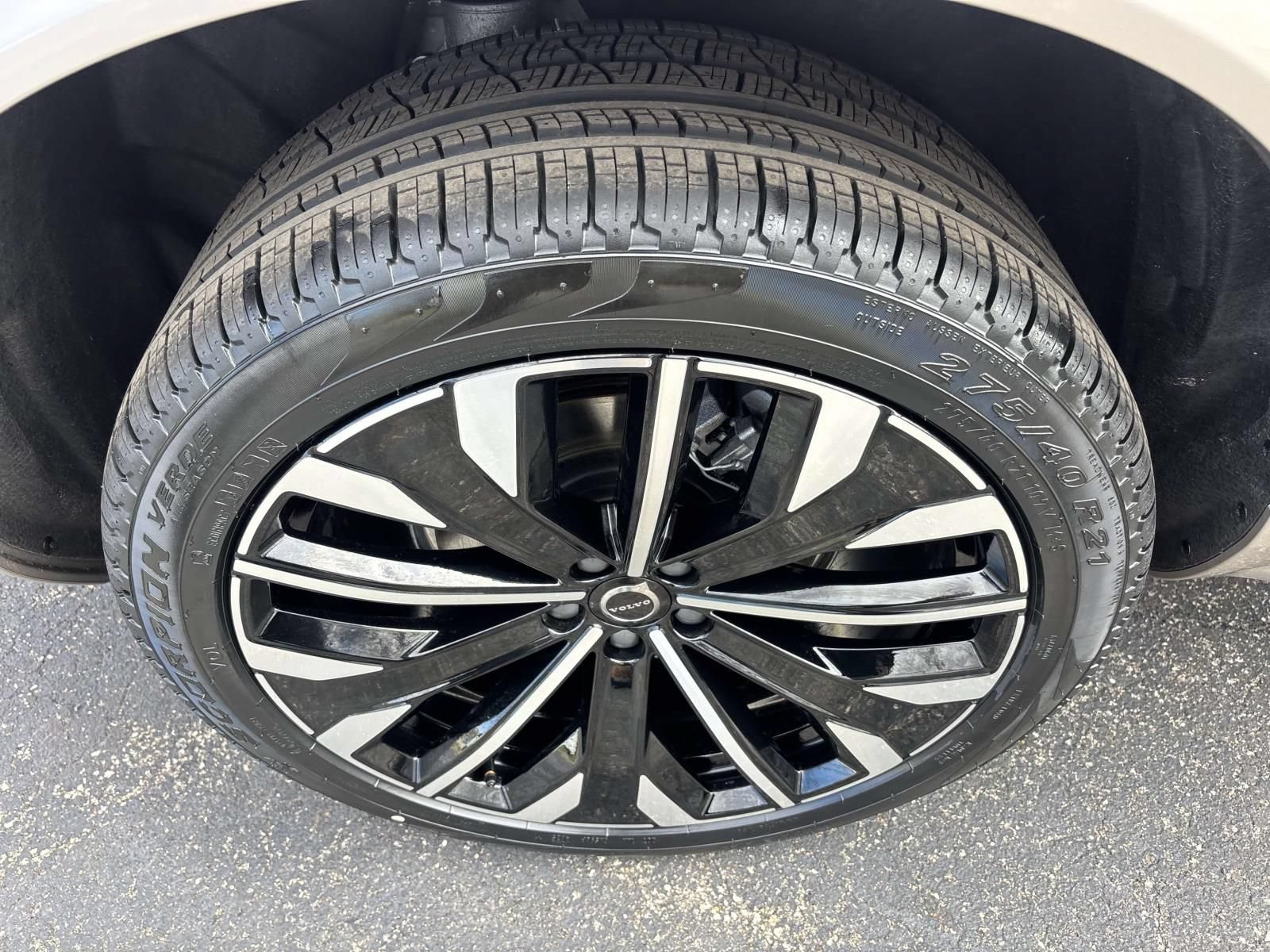 New 2026 Volvo XC90 B6 Plus w/ Protection Package Premier AWD/4WD image 10
