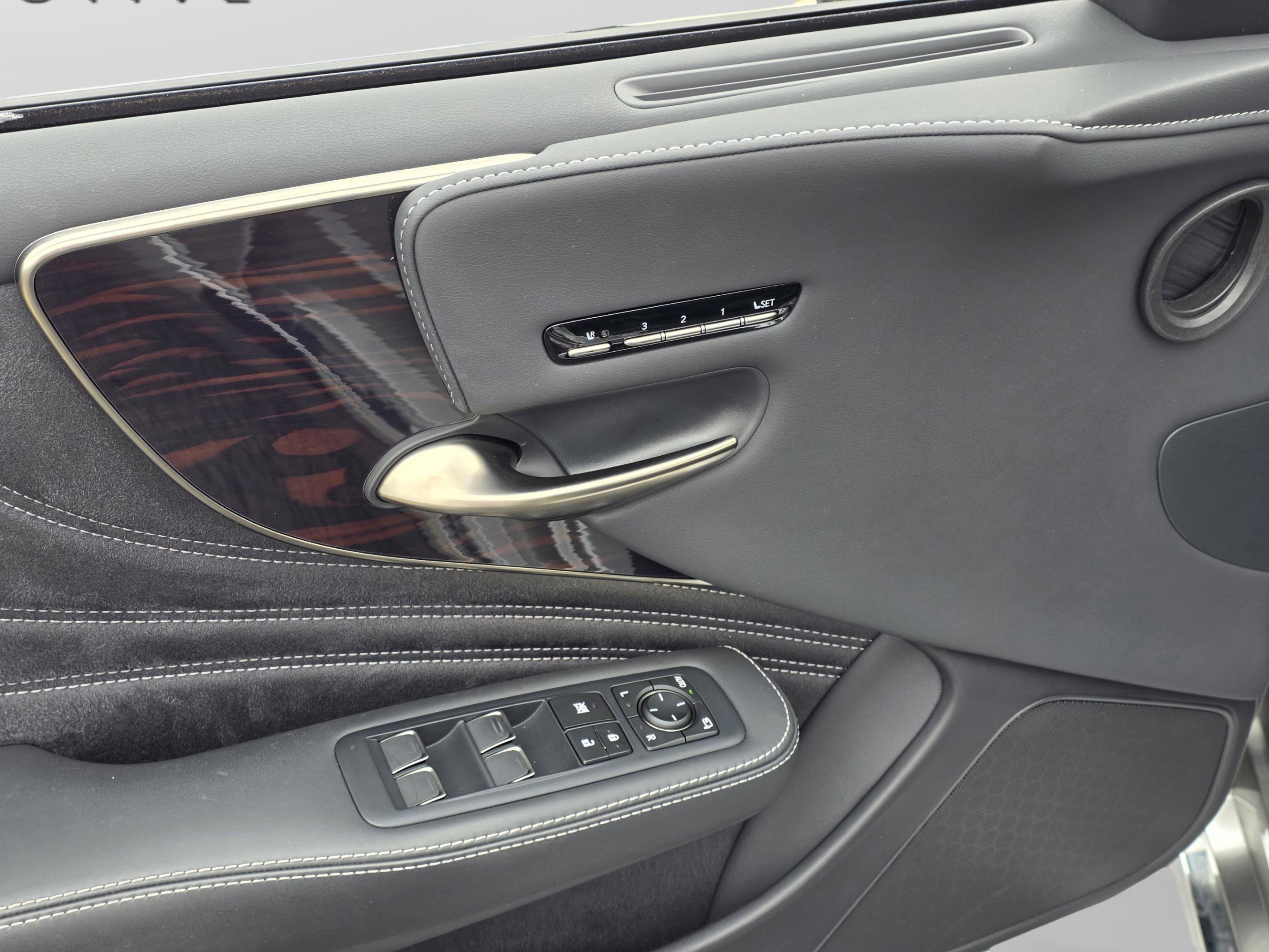 Certified 2024 Lexus LS 500 w/ Interior Upgrade Package image 28