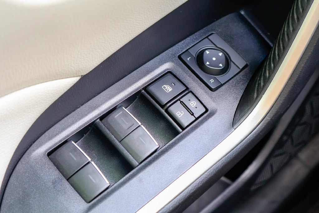 Used 2022 Toyota RAV4 XLE Premium FWD image 19