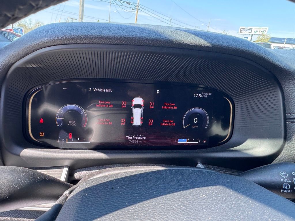 Used 2023 Jeep Wagoneer L Series II image 17