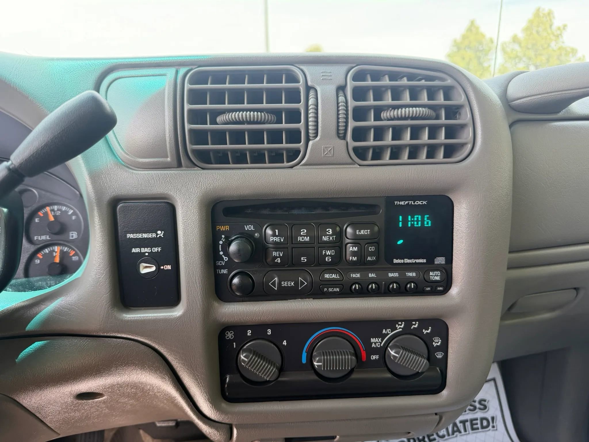 Used 2001 Chevrolet S10 Pickup LS w/ Preferred Equipment Group RWD image 9