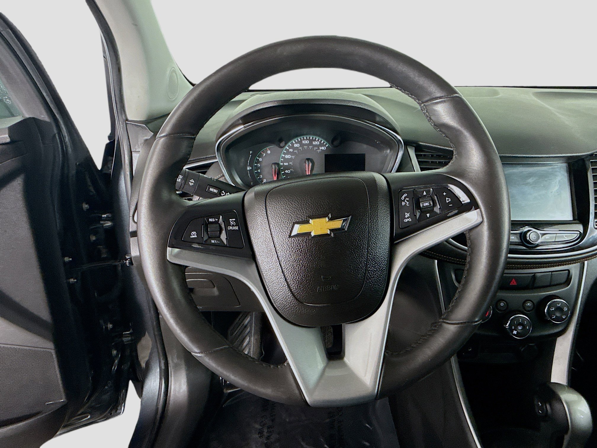 Used 2017 Chevrolet Trax LT w/ LT Convenience Package image 13