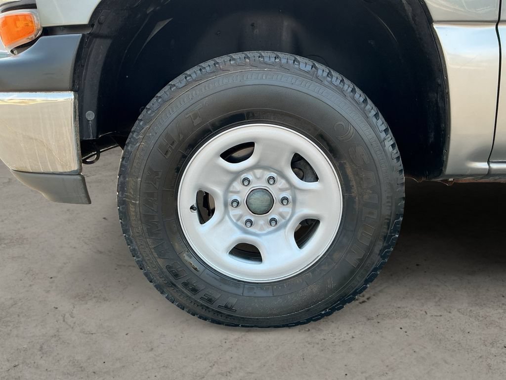Used 1999 Chevrolet Silverado 1500 LS w/ Off-Road Chassis Pkg AWD/4WD image 9