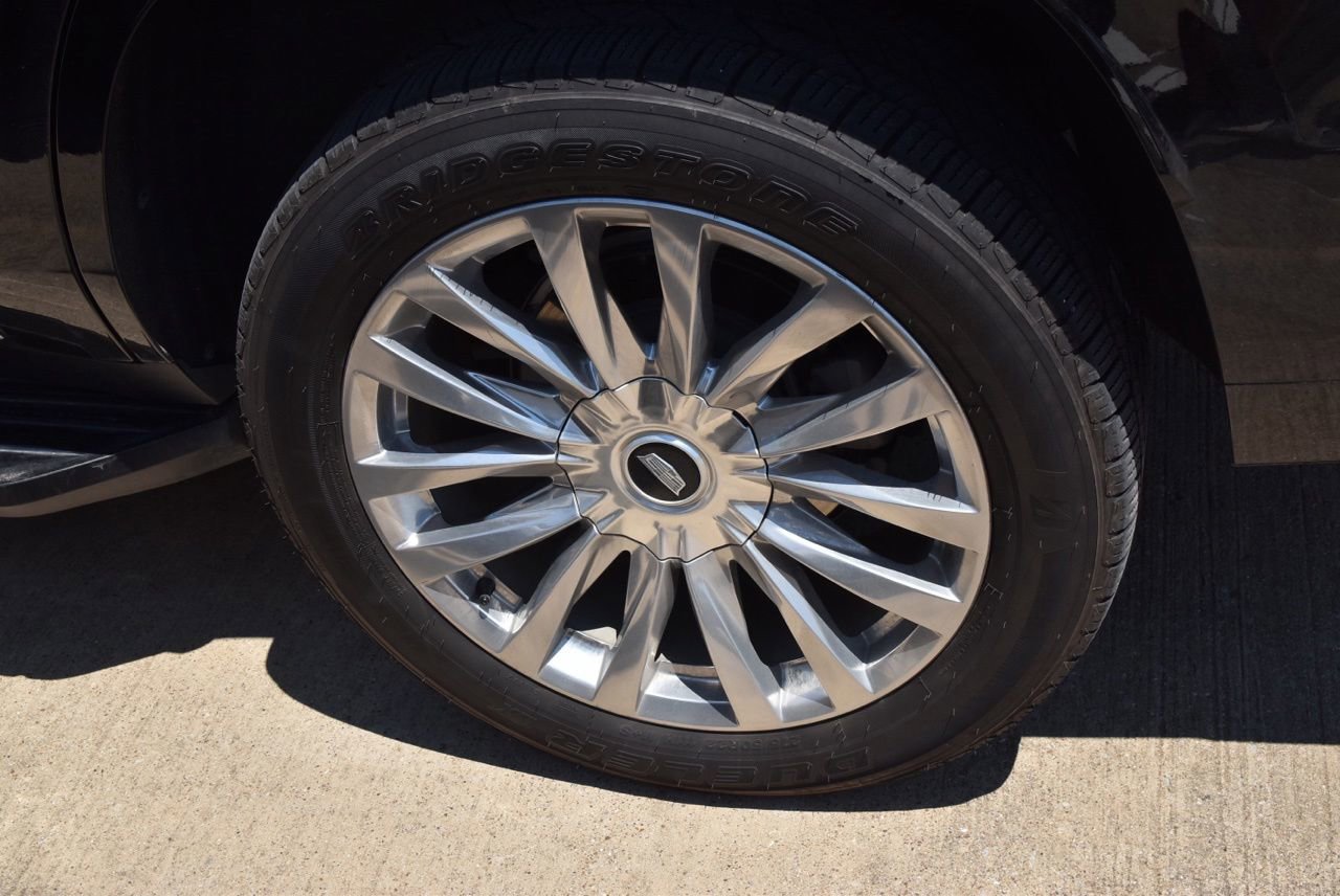 Used 2023 Cadillac Escalade Premium Luxury AWD/4WD image 13