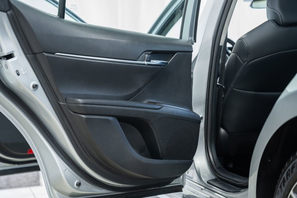 Used 2024 Toyota Camry SE image 31