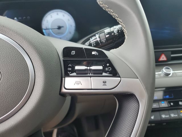 Used 2025 Hyundai Elantra SEL FWD image 23