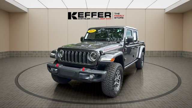 Certified 2025 Jeep Gladiator Rubicon w/ Convenience Group AWD/4WD image 1