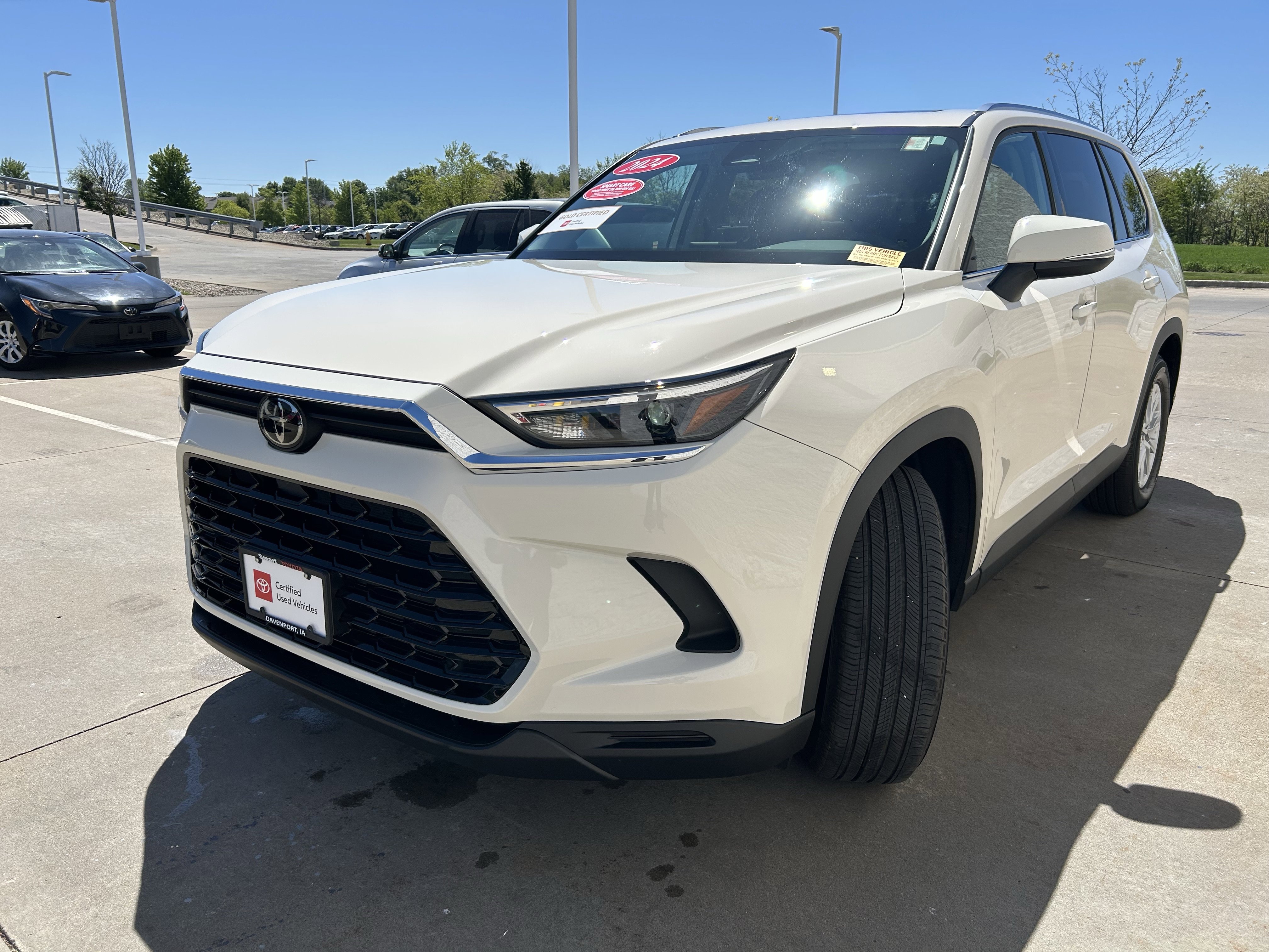 Used 2024 Toyota Grand Highlander AWD image 3