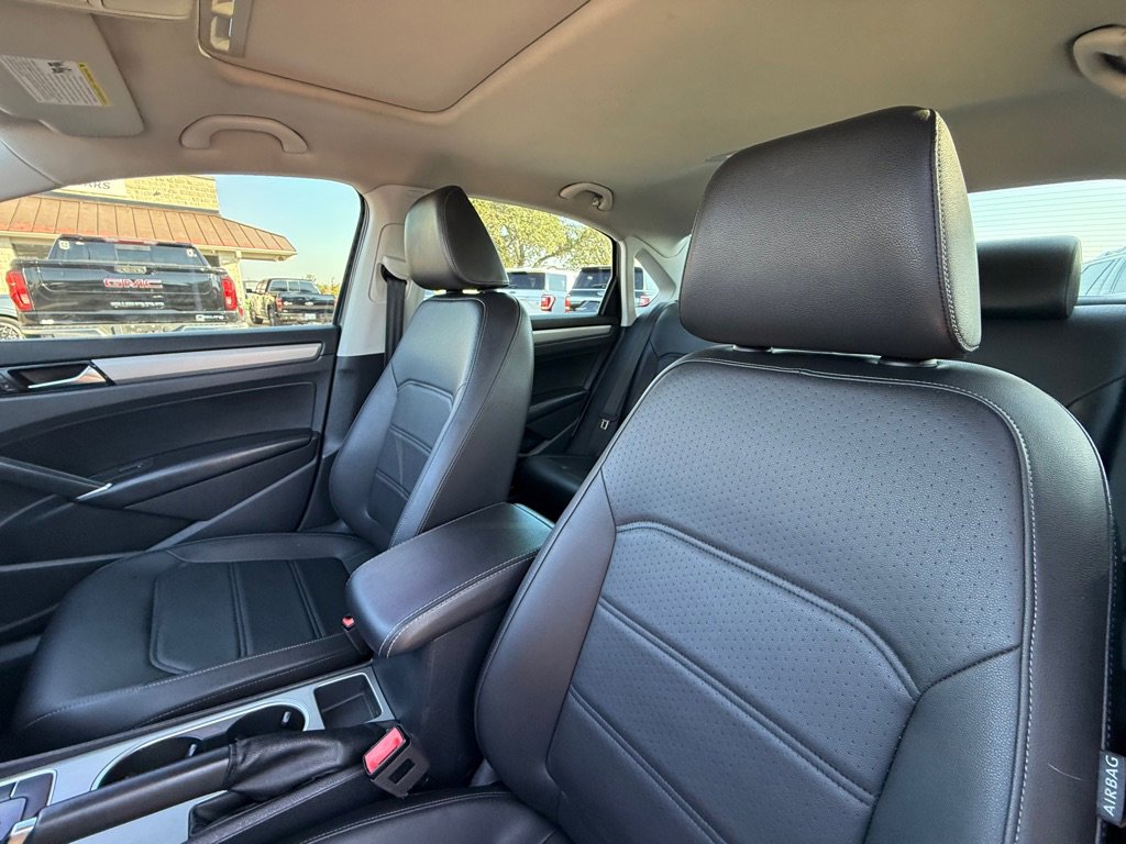 Used 2021 Volkswagen Passat 2.0T SE image 16