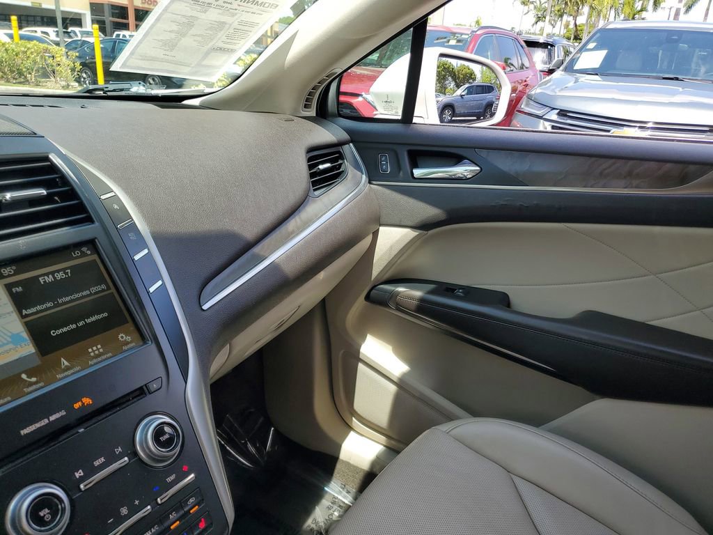 Used 2017 Lincoln MKC Reserve image 19