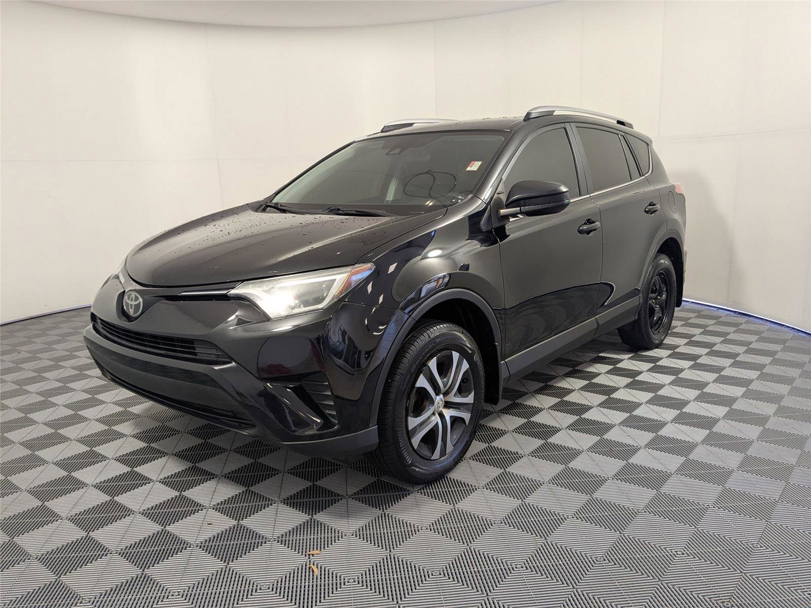 Used 2018 Toyota RAV4 LE