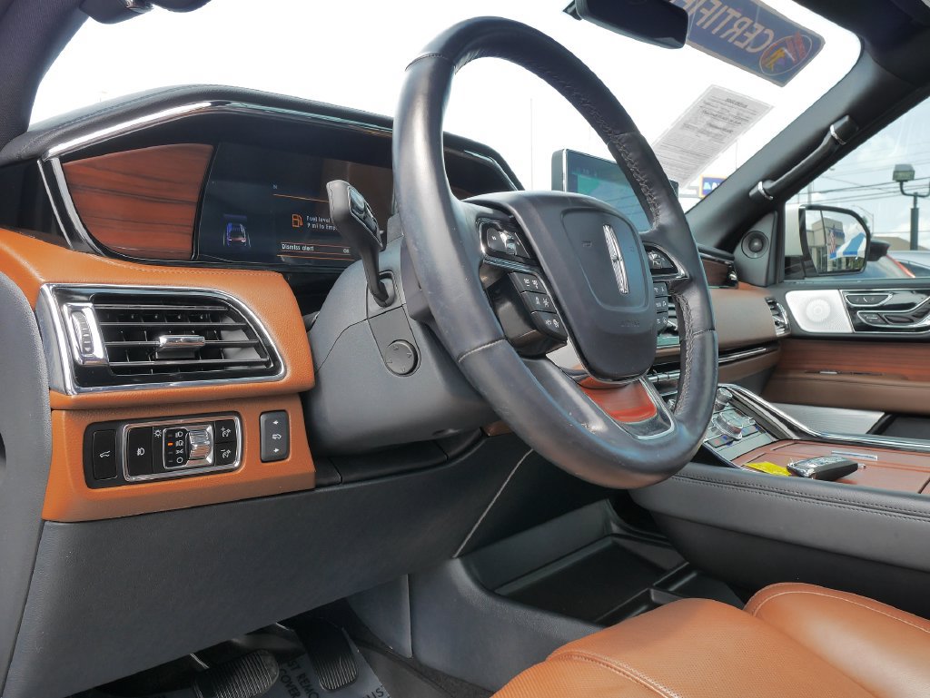 Used 2024 Lincoln Navigator L Reserve AWD/4WD image 24