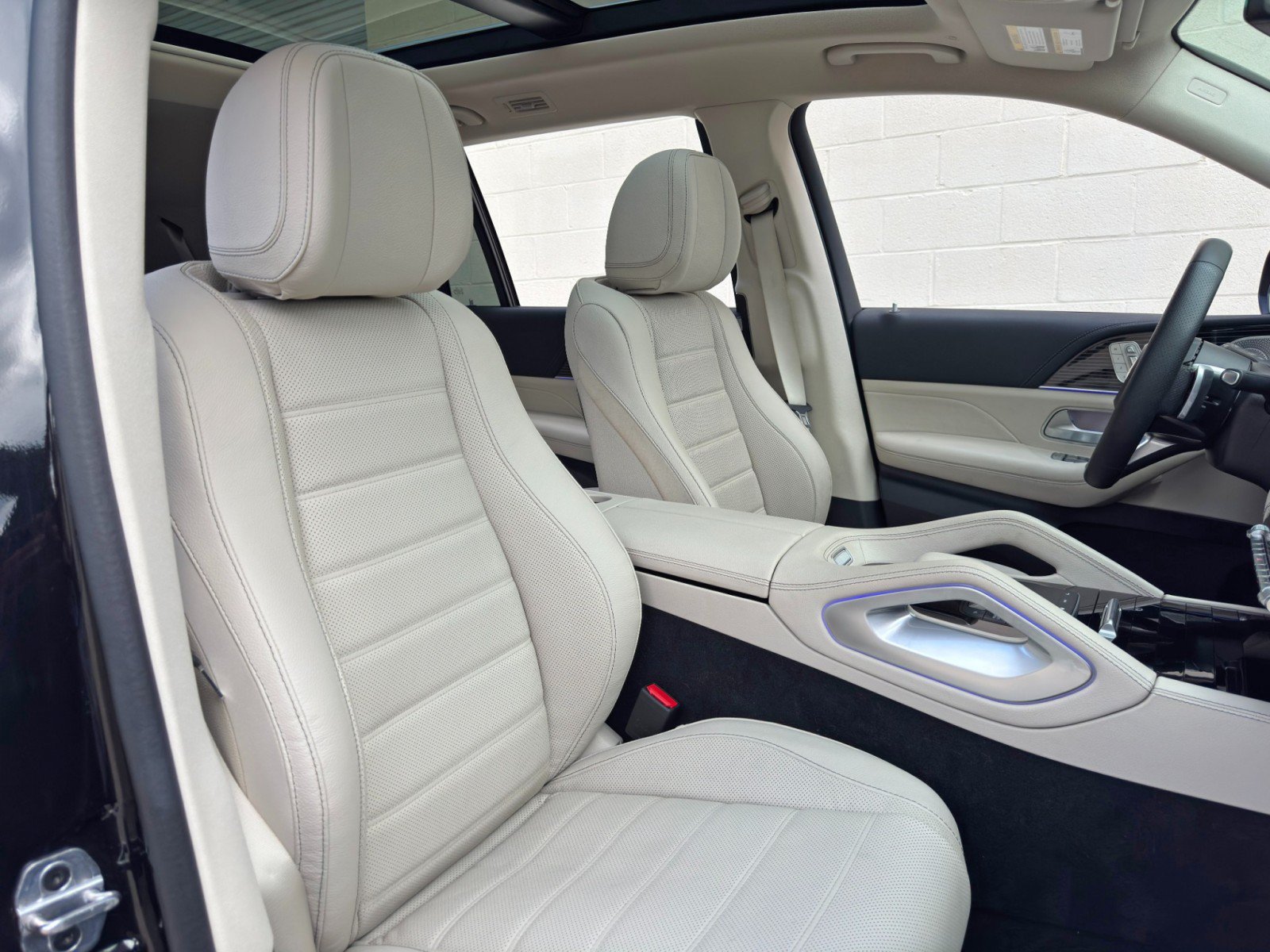 Used 2024 Mercedes-Benz GLS 580 4MATIC image 43