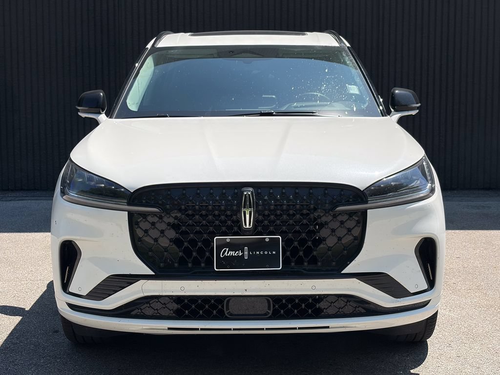 New 2026 Lincoln Aviator AWD image 3