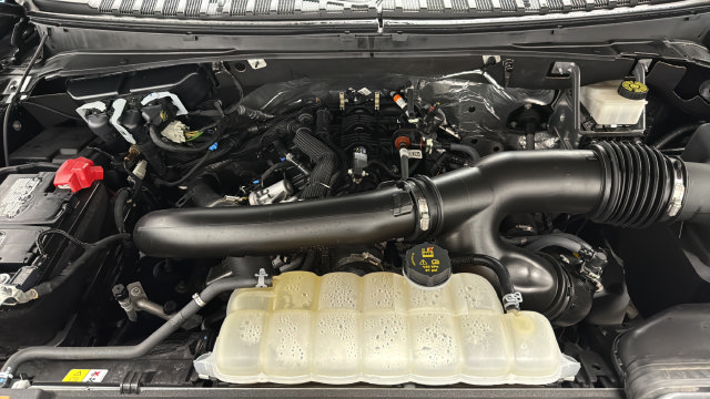 Used 2024 Ford Expedition Limited AWD/4WD image 28