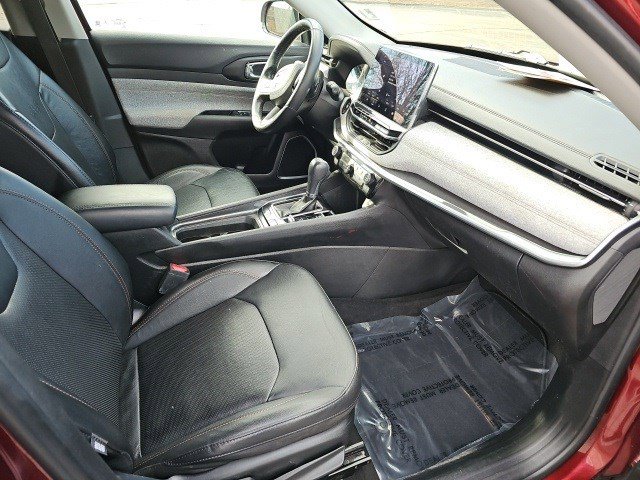 Used 2022 Jeep Compass Latitude image 11