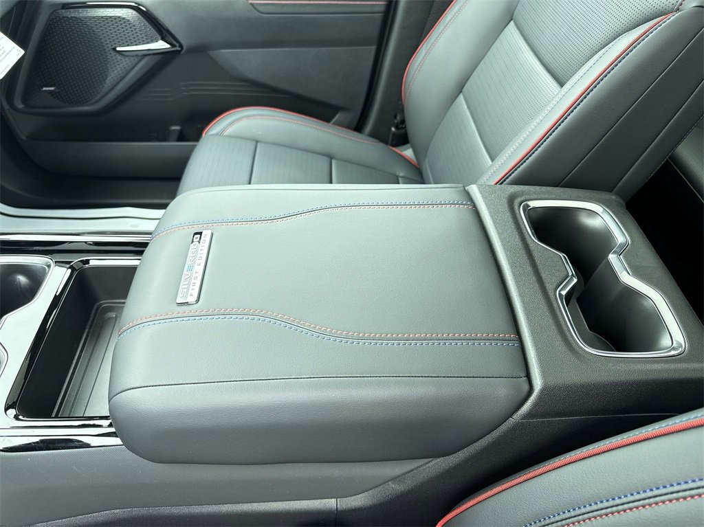 New 2024 Chevrolet Silverado EV RST image 27