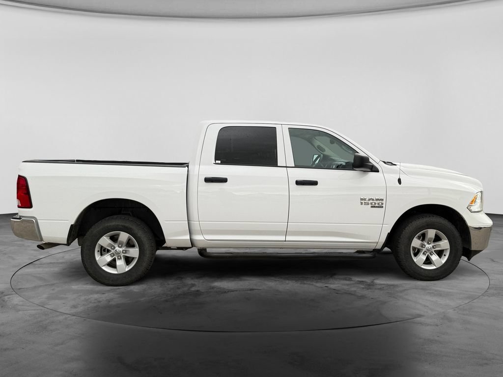 Used 2022 RAM 1500 Classic SLT AWD/4WD image 10