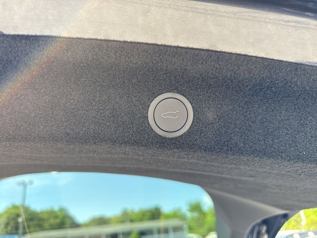 Used 2026 Tesla Model Y Long Range image 32