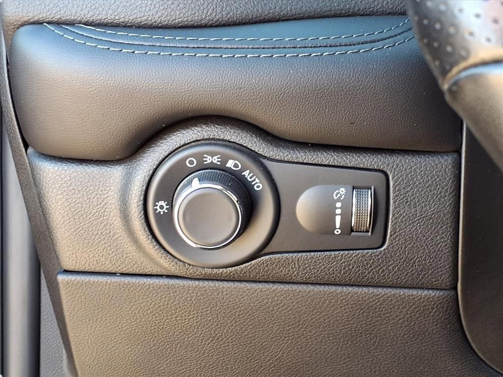 Used 2023 Dodge Durango SXT Launch Edition image 17