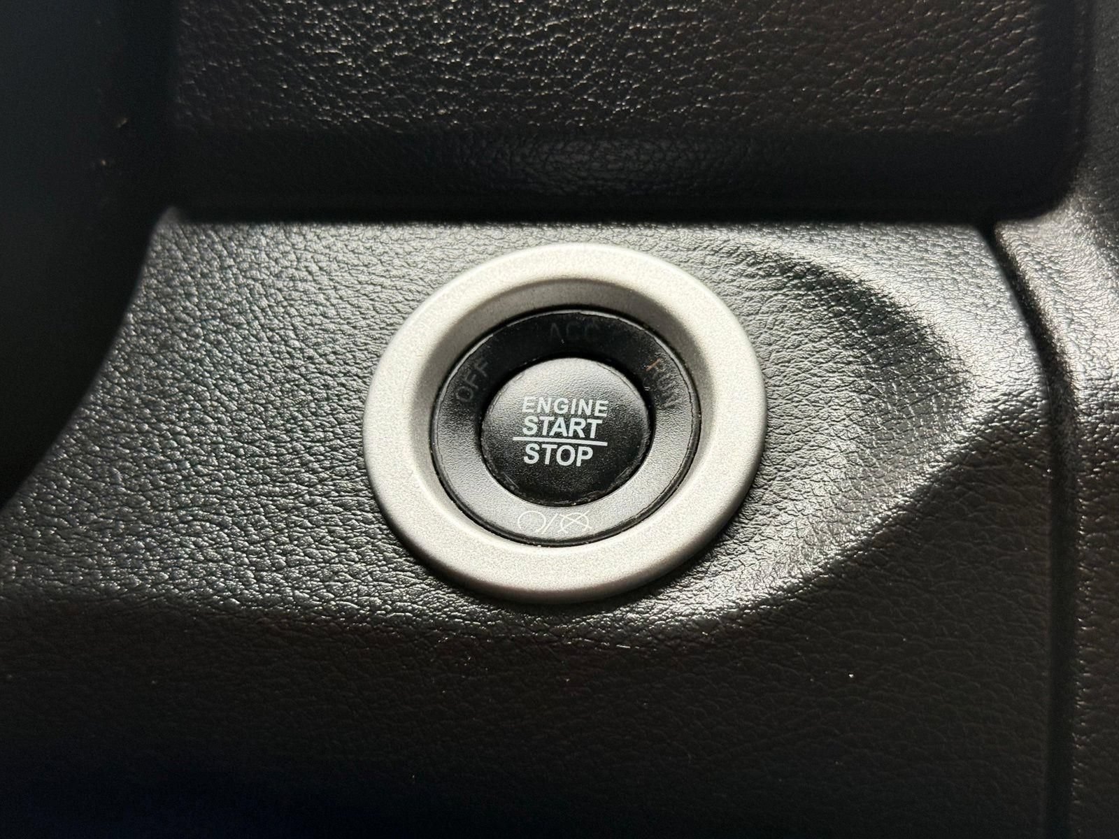 Used 2018 RAM 1500 Laramie w/ Convenience Group AWD/4WD image 43