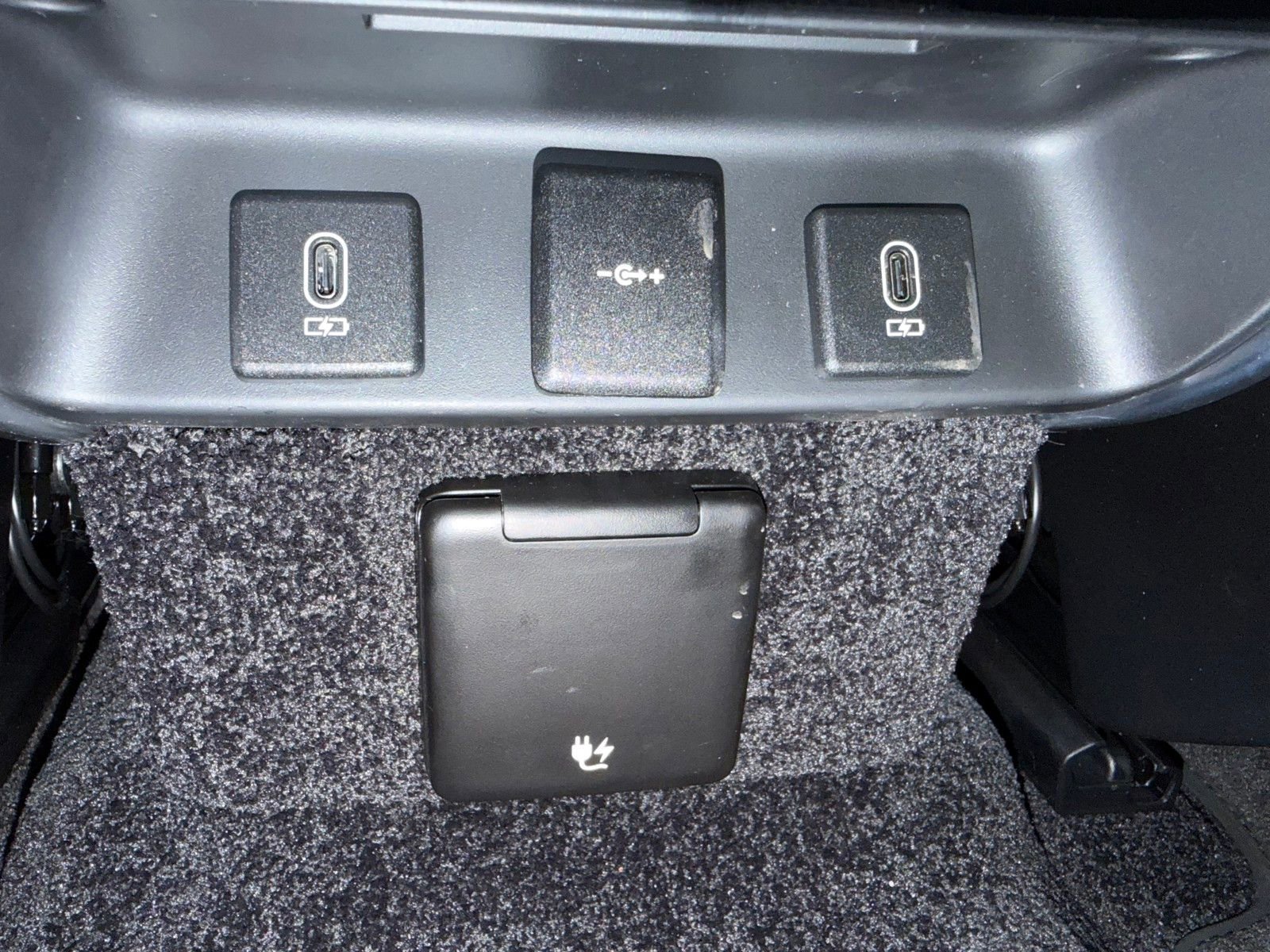 New 2026 Land Rover Range Rover Long Wheelbase SE image 29