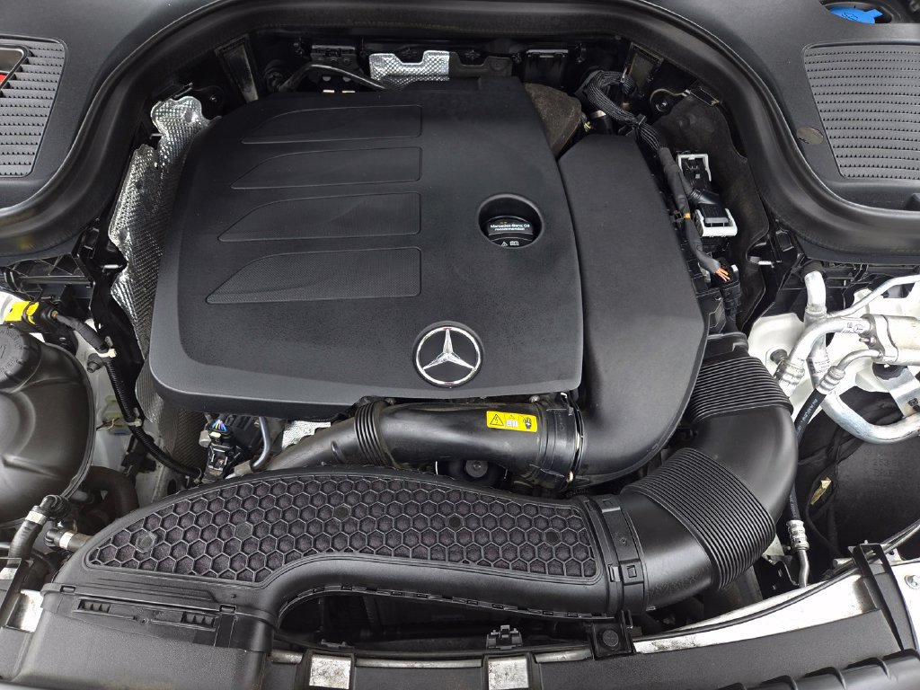 Used 2022 Mercedes-Benz GLC 300 4MATIC image 35