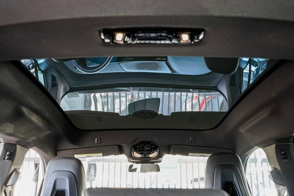 Used 2025 BMW iX xDrive50 w/ Premium Package image 21