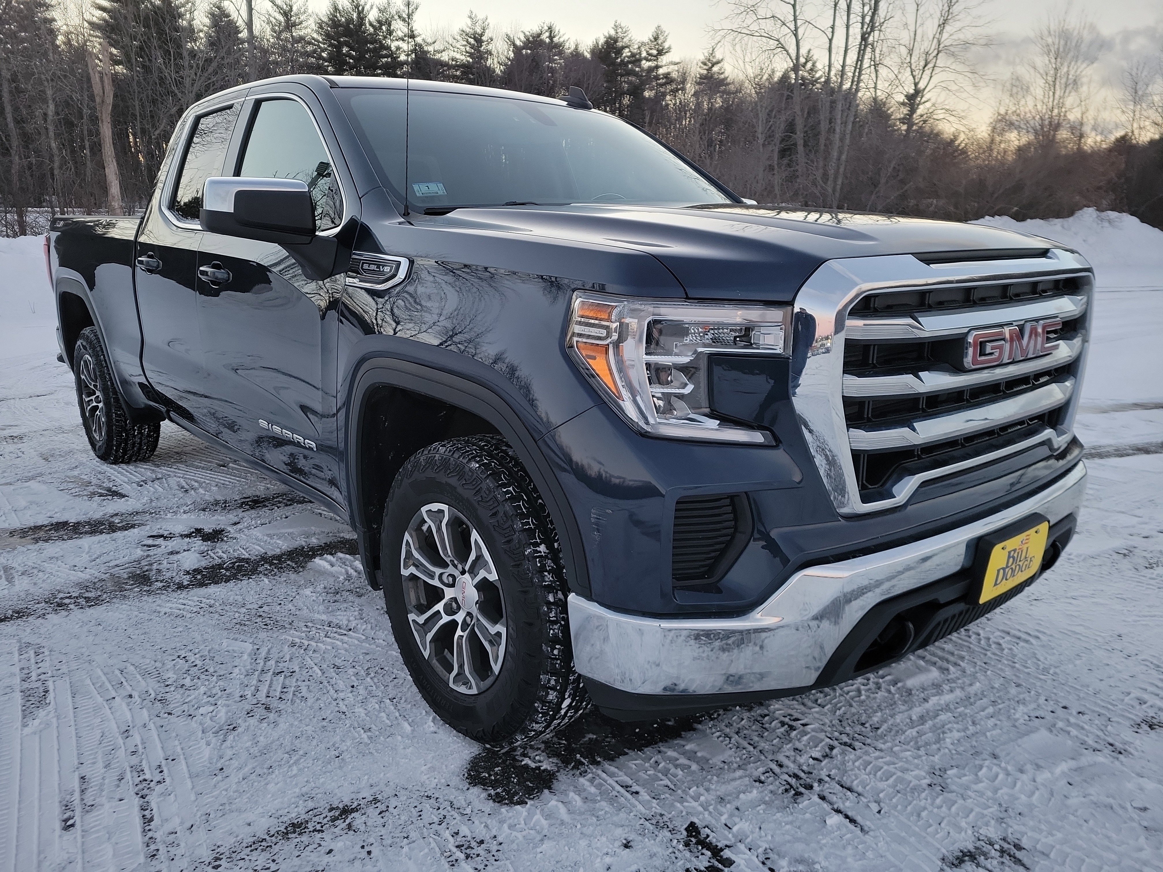 Used 2021 GMC Sierra 1500 SLE w/ X31 Off-Road Package image 3