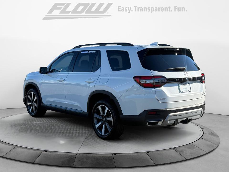 Certified 2025 Honda Pilot Touring image 6
