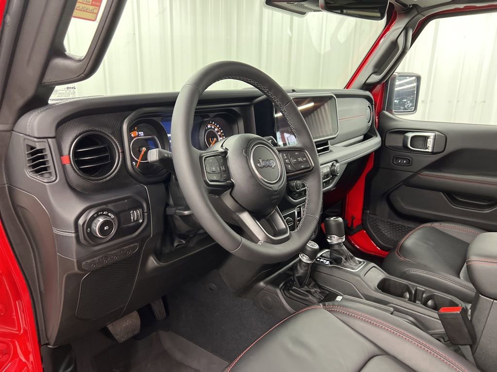 Used 2025 Jeep Wrangler Unlimited Rubicon image 19