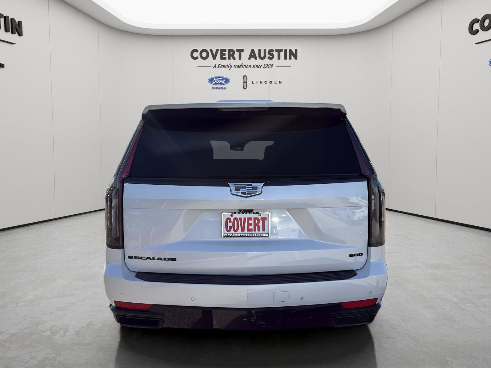 Used 2022 Cadillac Escalade ESV Sport w/ Touring Package image 4