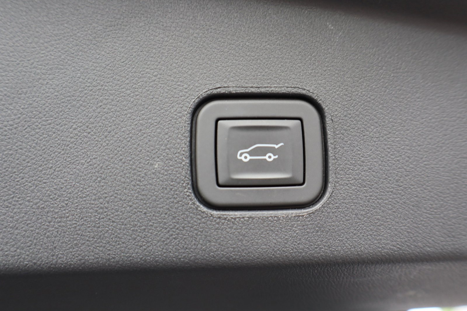 Used 2024 Cadillac Lyriq Luxury AWD/4WD image 41