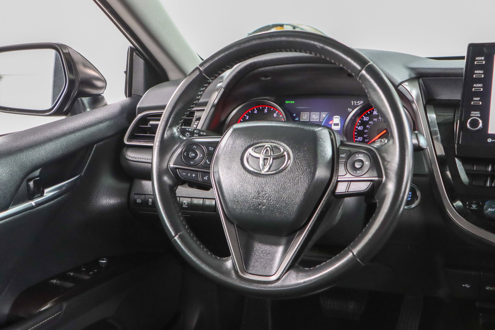 Used 2024 Toyota Camry XSE FWD image 12