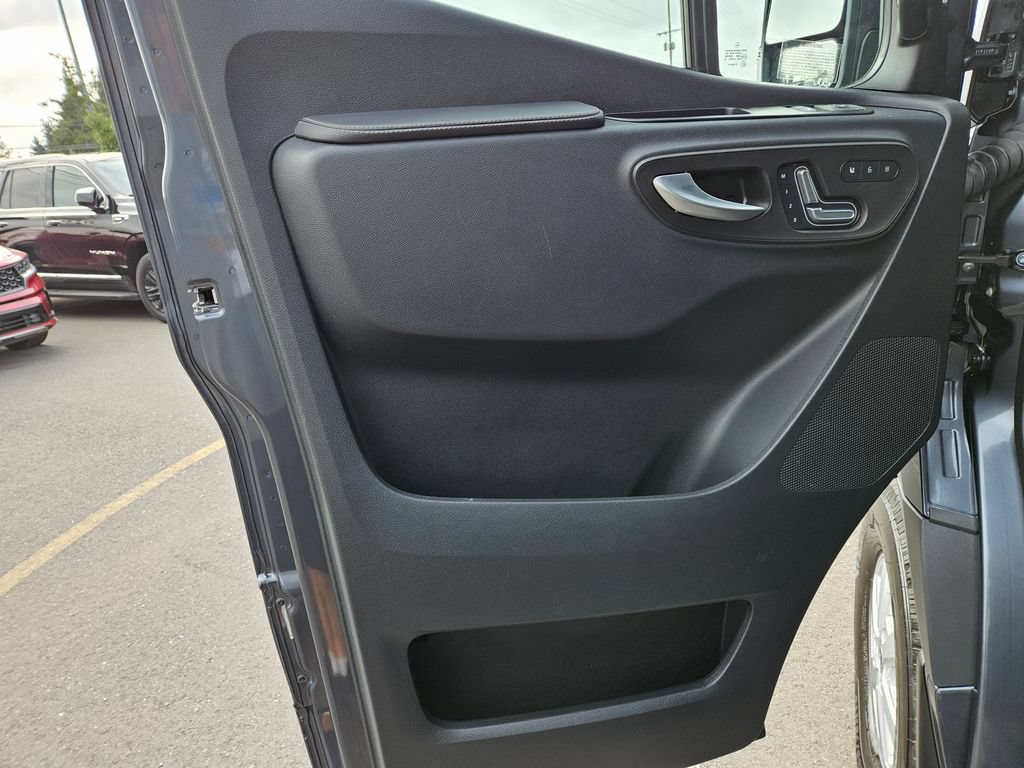 Used 2024 Mercedes-Benz Sprinter 2500 image 21