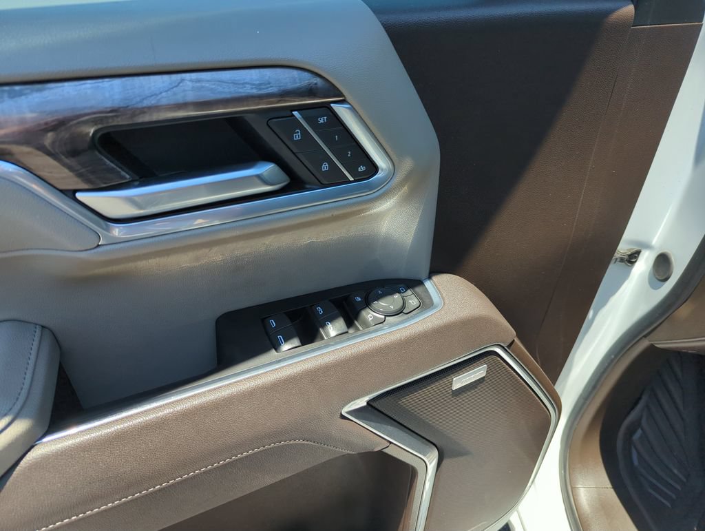 Used 2025 Chevrolet Silverado 1500 LTZ w/ LTZ Premium Texas Edition AWD/4WD image 18