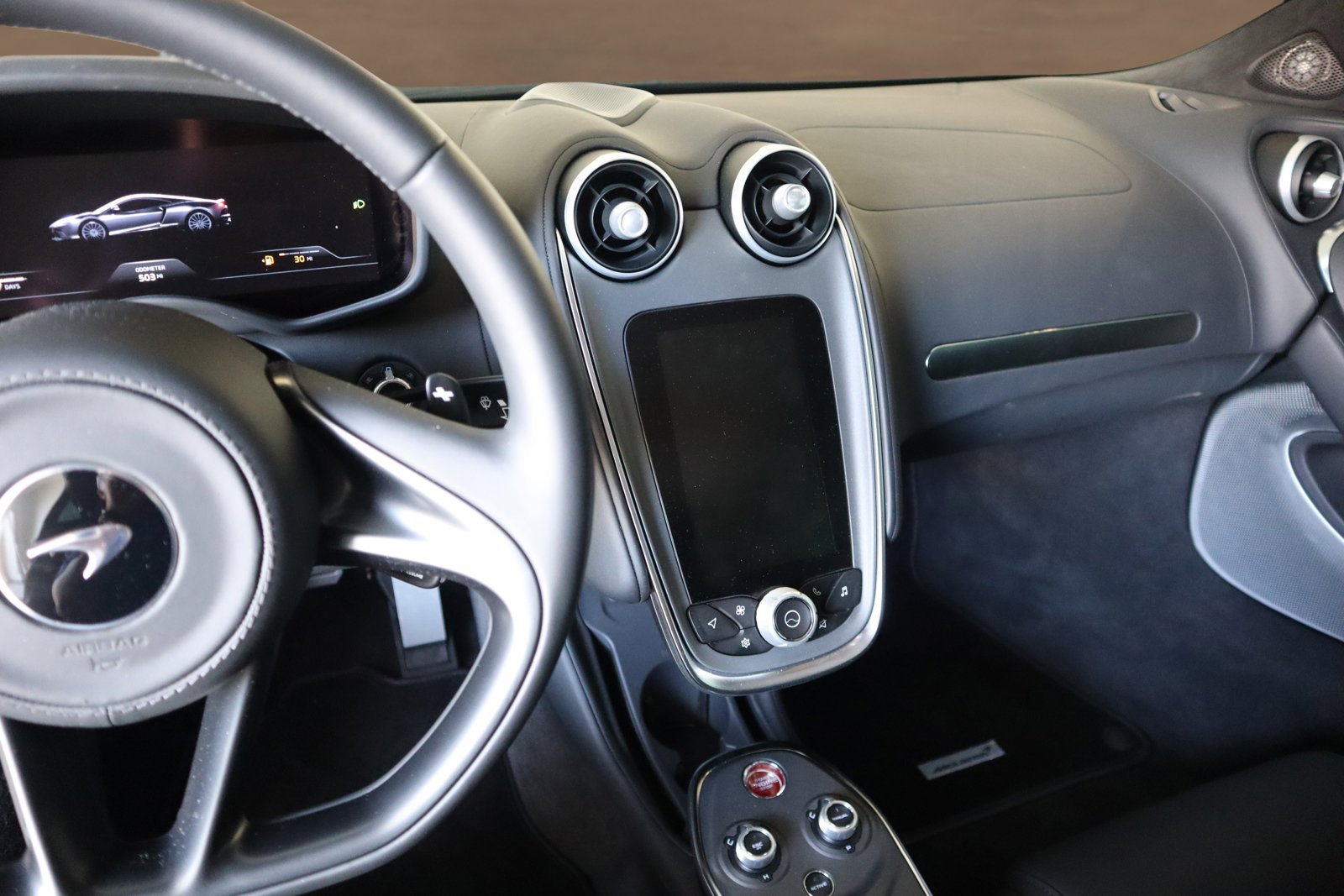 Used 2023 McLaren GT RWD image 9