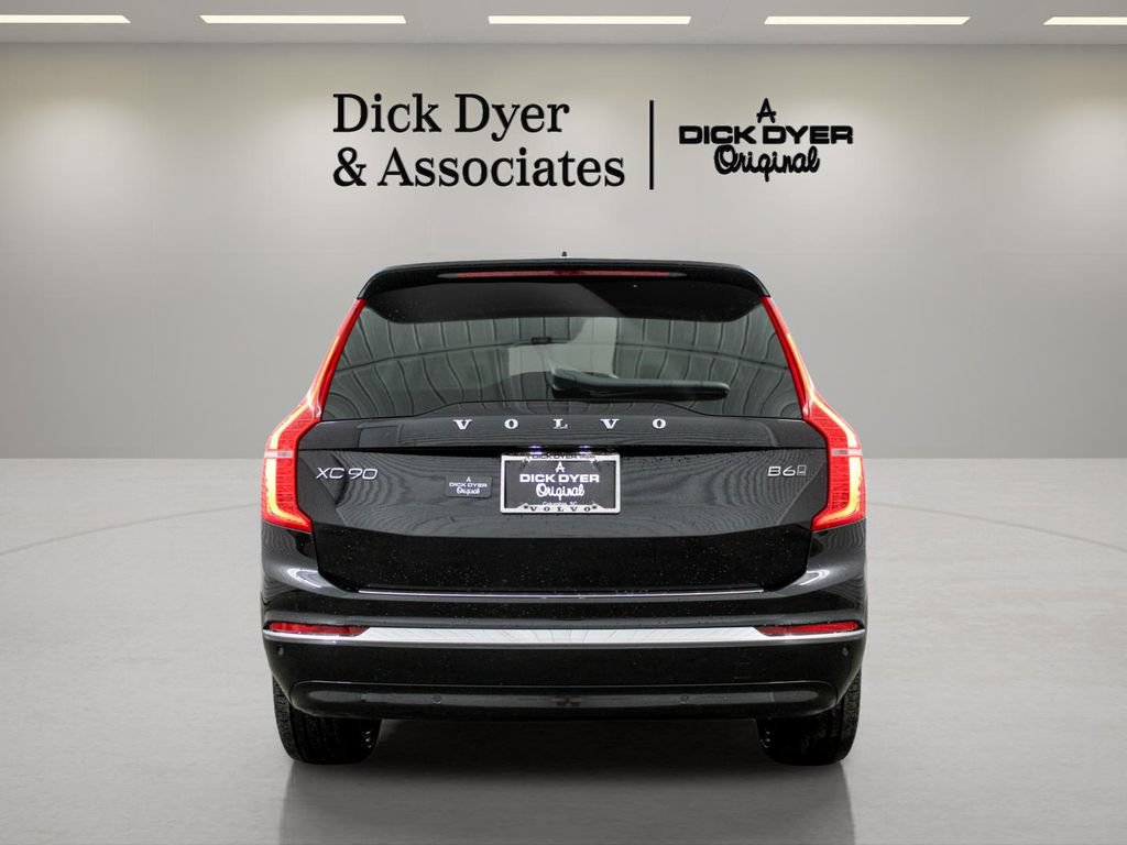 Certified 2023 Volvo XC90 B6 Ultimate w/ Protection Package Premier AWD/4WD image 10