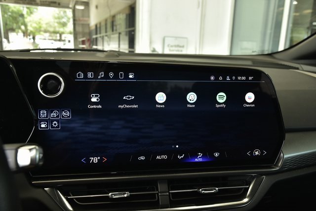 Used 2025 Chevrolet Equinox EV LT image 32
