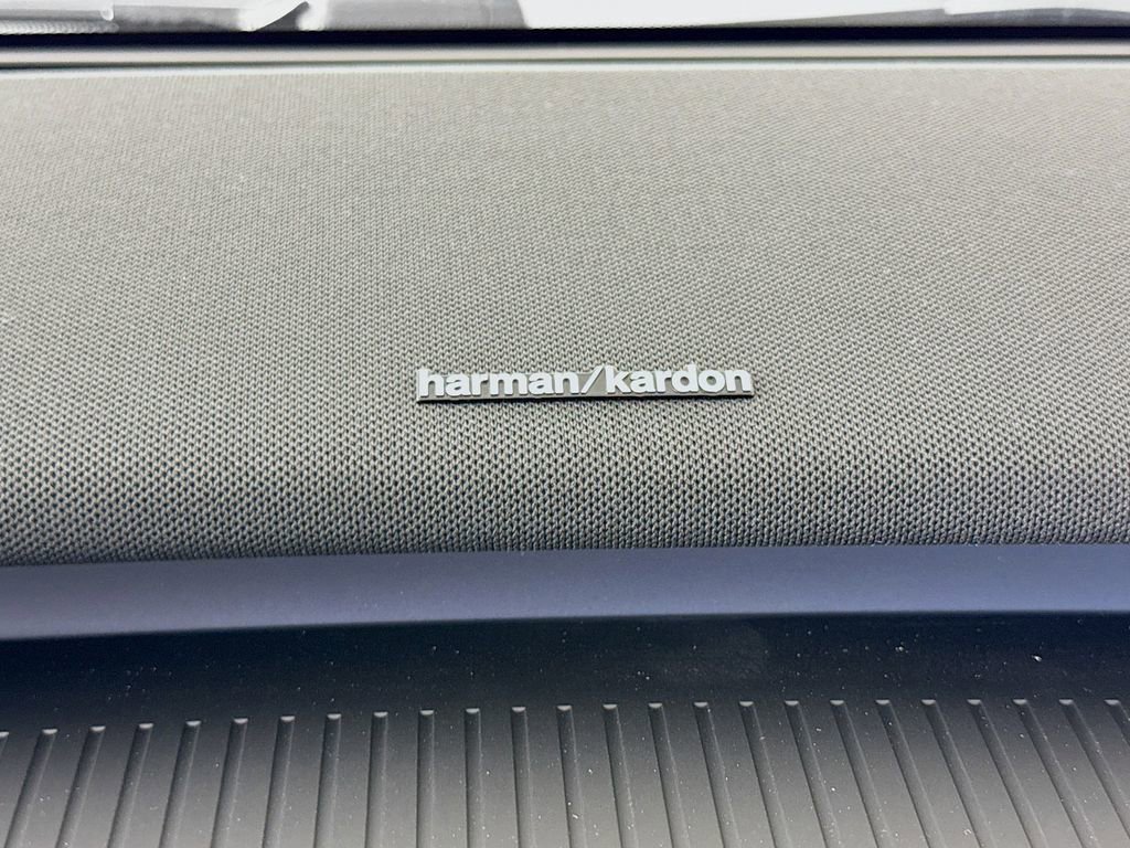 New 2026 Volvo EX30 Plus w/ Protection Package Premier image 18