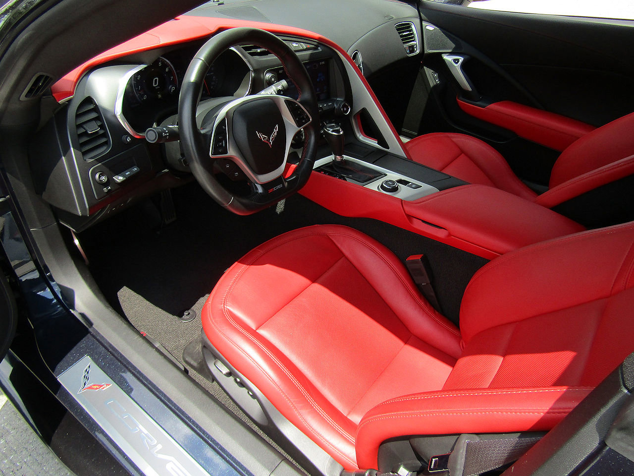 Used 2016 Chevrolet Corvette Z06 w/ 2LZ Preferred Equipment Group RWD image 10