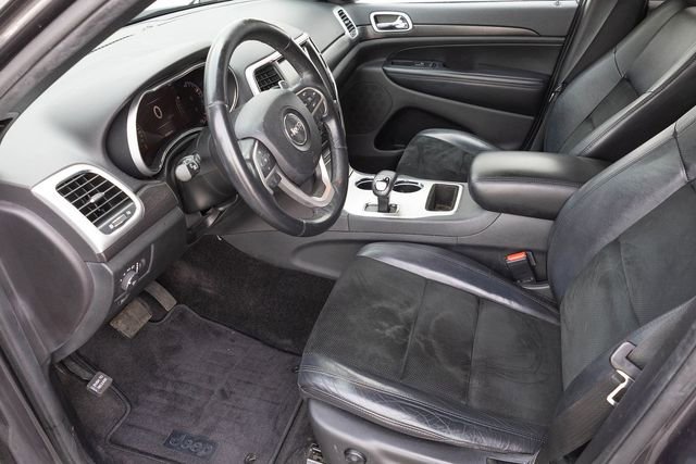 Used 2015 Jeep Grand Cherokee Altitude image 2