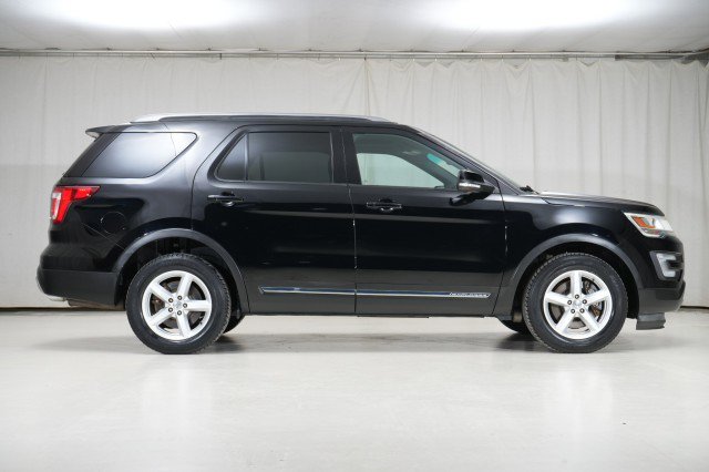 Used 2017 Ford Explorer XLT w/ Equipment Group 201A image 15